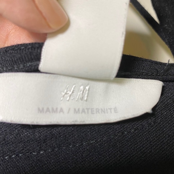 H&M MAMA (Maternity) V-Neck Flowy Top - Picture 5 of 6